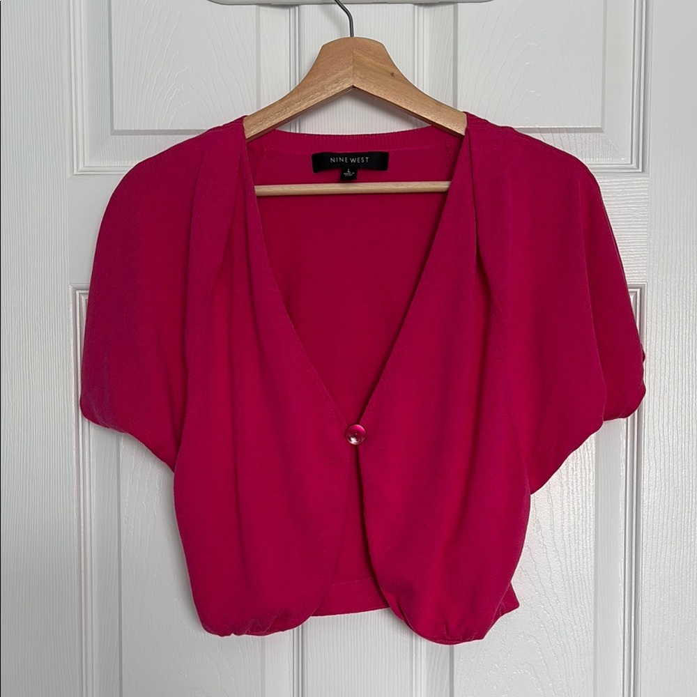 Nine West short sleeved single button shrug